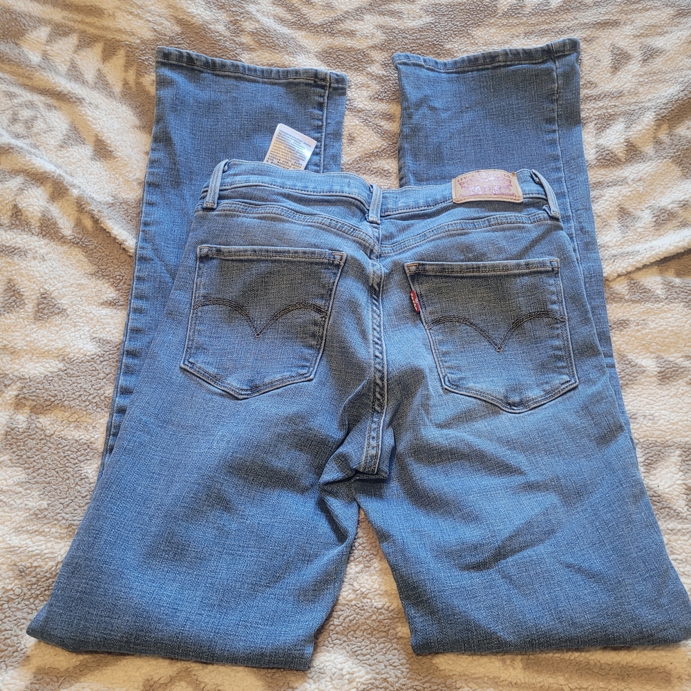 Levi's Women's Boot Cut Jeans in Light Blue. W27 X L 32 - Picture 4 of 5